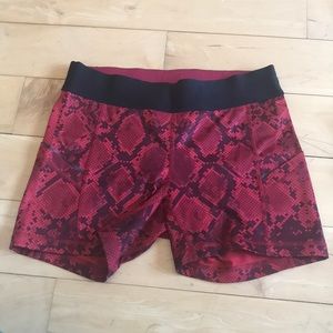 Lululemon What the Sports shorts, size 6